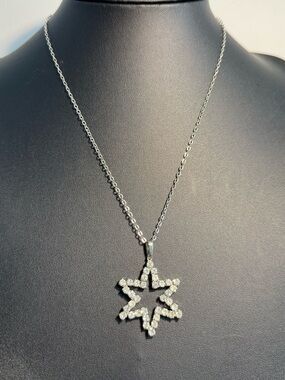 Vintage Silver Star Pendant Necklace with Clear Stones